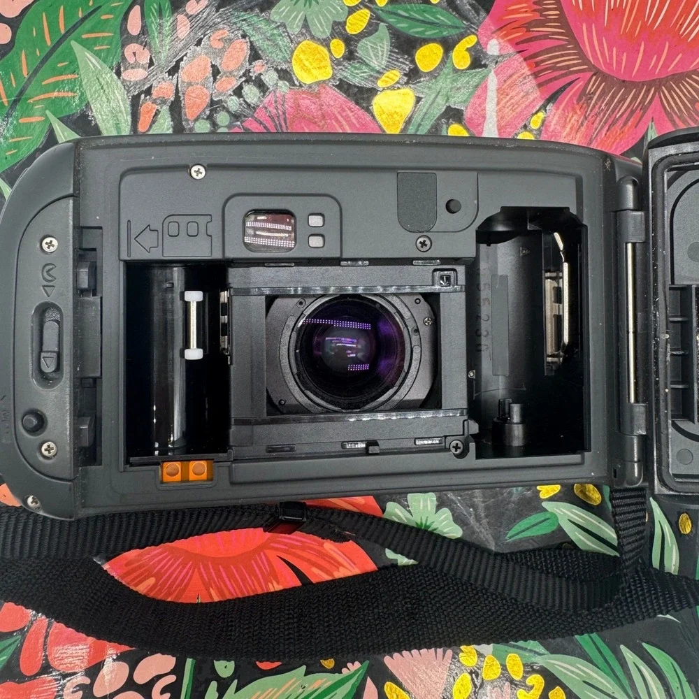 Pentax Zoom 90-WR 35mm Film Camera Weather Resistant Multi AF with Remote